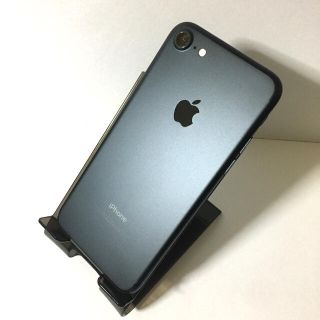 アップル(Apple)のiPhone 7 Black 32 GB au(SIM ロック解除済み)(スマートフォン本体)