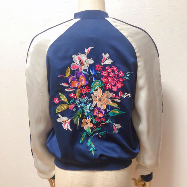 Bershka(ベルシュカ)の刺繍スカジャン レディースのジャケット/アウター(スカジャン)の商品写真