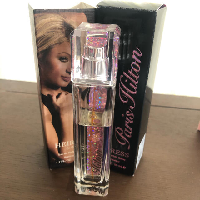 Paris Hilton(パリスヒルトン)のパリスヒルトン　香水　エアレス　50ml 残量7割ほど コスメ/美容の香水(香水(女性用))の商品写真