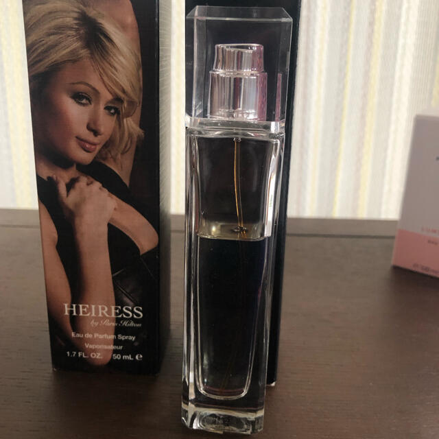 Paris Hilton(パリスヒルトン)のパリスヒルトン　香水　エアレス　50ml 残量7割ほど コスメ/美容の香水(香水(女性用))の商品写真