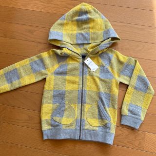 ベビーギャップ(babyGAP)の新品タグ付き　baby Gap イエロー＆グレーのチェックのパーカー　110cm(ジャケット/上着)