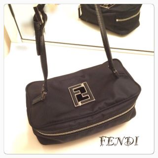 フェンディ(FENDI)のフェンディ バッグ✧ミニバッグ✧ポーチ(ハンドバッグ)