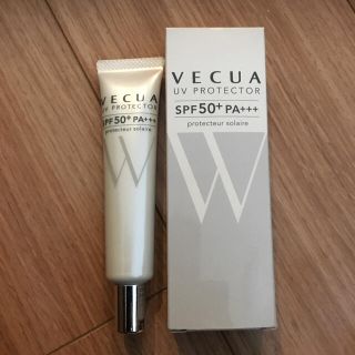 ベキュア(VECUA)のベキュア  UVプロテクター 日焼け止め美容液 SPF50+ PA+++(化粧下地)