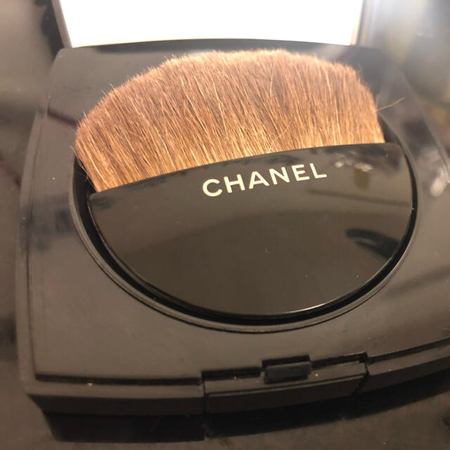 CHANEL(シャネル)のシャネル レ ベージュ プードゥル ベル ミン N 10 12g コスメ/美容のベースメイク/化粧品(フェイスパウダー)の商品写真