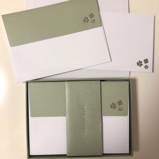 ヴァンクリーフアンドアーペル(Van Cleef & Arpels)のバンクリフ　ノベルティ　カード＆封筒　（専用箱入り）(カード/レター/ラッピング)