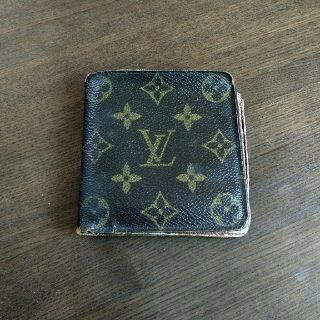 ルイヴィトン(LOUIS VUITTON)のLOUISVUITTON モノグラム　ルイヴィトン　財布　二つ折り　(折り財布)