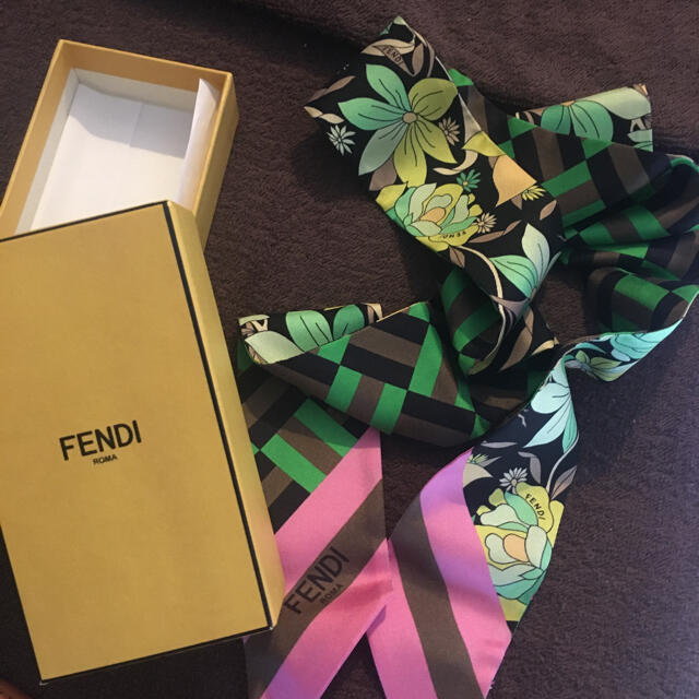 FENDI 細いスカーフ ラッピー 最終値下げ⭐︎