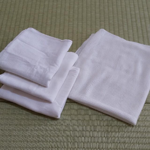 【りりこ様専用】布おむつ3枚、メッシュシート1枚 キッズ/ベビー/マタニティのおむつ/トイレ用品(布おむつ)の商品写真