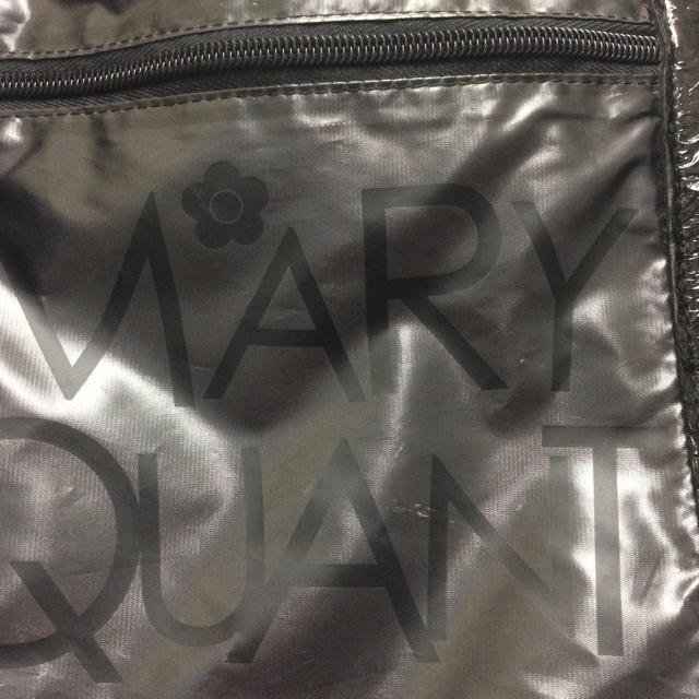 MARY QUANT(マリークワント)の超軽量ボストンバッグ MARY QUANTポケット内外各1箇所44-38-19 レディースのバッグ(ボストンバッグ)の商品写真