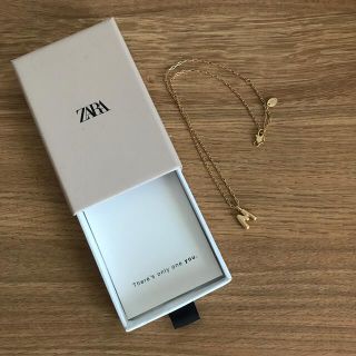 ザラ(ZARA)のZARA イニシャルネックレス  アルファベットネックレス  M 試着のみ(ネックレス)