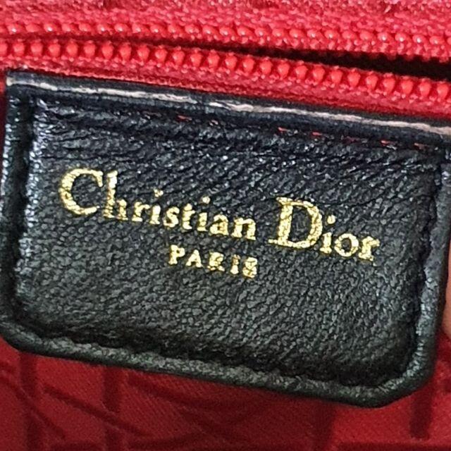 Christian Dior(クリスチャンディオール)のChristian Dior　レディ　カナージュハンドバッグ黒パテントレザー レディースのバッグ(トートバッグ)の商品写真