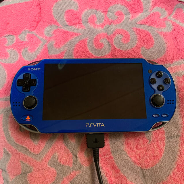 PlayStation Vita(プレイステーションヴィータ)のPlayStationVita一世代 本体のみ エンタメ/ホビーのゲームソフト/ゲーム機本体(携帯用ゲーム機本体)の商品写真