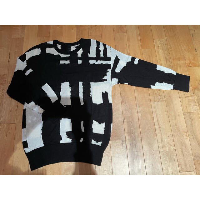 SHAREEF(シャリーフ)のSHAREEF BRUSH LINE JP PULL-OVER 白×黒 メンズのトップス(ニット/セーター)の商品写真