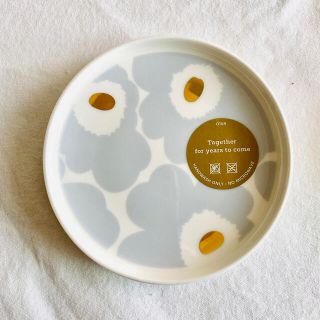 マリメッコ(marimekko)の最終値下げ！マリメッコ　アイシーグレー　ゴールド　プレート(食器)