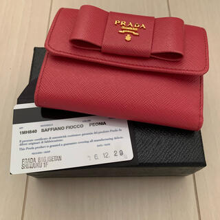 プラダ(PRADA)のプラダ　三つ折り　財布(折り財布)