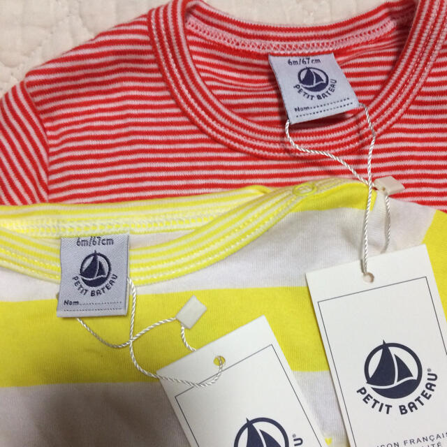 PETIT BATEAU(プチバトー)のプチバトーのTシャツ  2枚セット  新品タグ付き キッズ/ベビー/マタニティのベビー服(~85cm)(Ｔシャツ)の商品写真