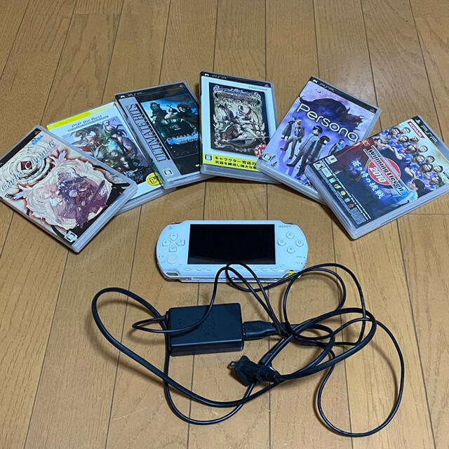 PlayStation Portable(プレイステーションポータブル)のLee様専用　プレーステーションポータブル エンタメ/ホビーのゲームソフト/ゲーム機本体(家庭用ゲーム機本体)の商品写真