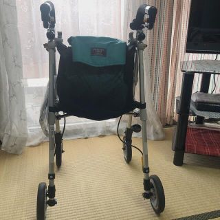 ‼️モコ様専用‼️ヘルシーワン・ライト　シルバーカー歩行器(歩行器)