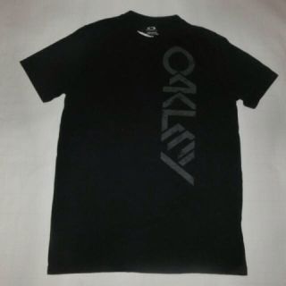 オークリー(Oakley)のUSA購入オークレー【OAKLEY】ロゴプリントTシャツUS S ブラック(Tシャツ/カットソー(半袖/袖なし))