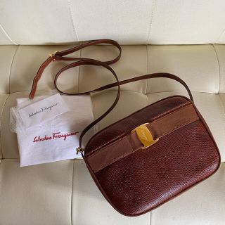 サルヴァトーレフェラガモ(Salvatore Ferragamo)の極上　付属品完備　サルヴァトーレ  フェラガモ ヴァラ  ショルダー　バッグ(ショルダーバッグ)