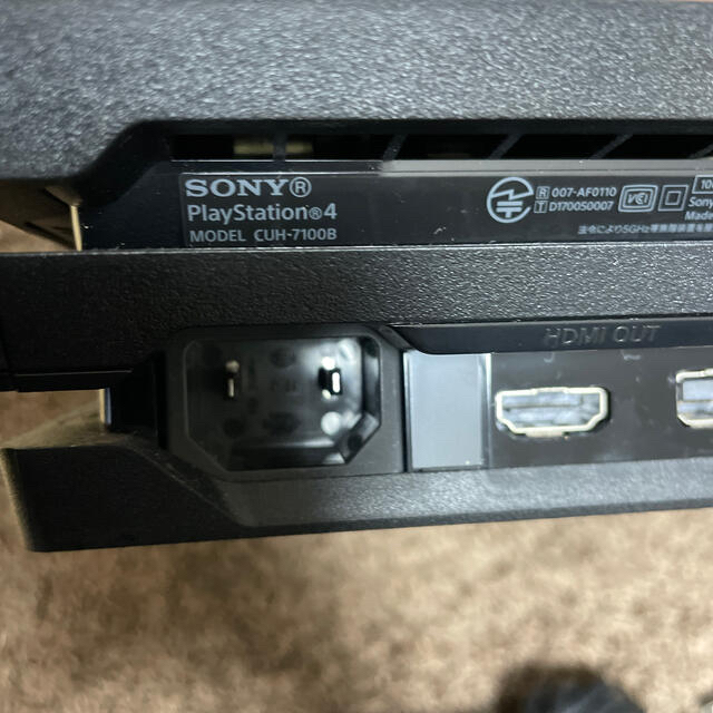 PlayStation4(プレイステーション4)の SONY PlayStation  4 CUH-7100B エンタメ/ホビーのゲームソフト/ゲーム機本体(家庭用ゲーム機本体)の商品写真