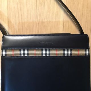 BURBERRY - ☆BURBERRY スクエア型ショルダーバッグ☆の通販 by ...