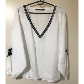 ザラ(ZARA)のZARA ブラウス トップス　新品未使用　タグ付き(シャツ/ブラウス(長袖/七分))