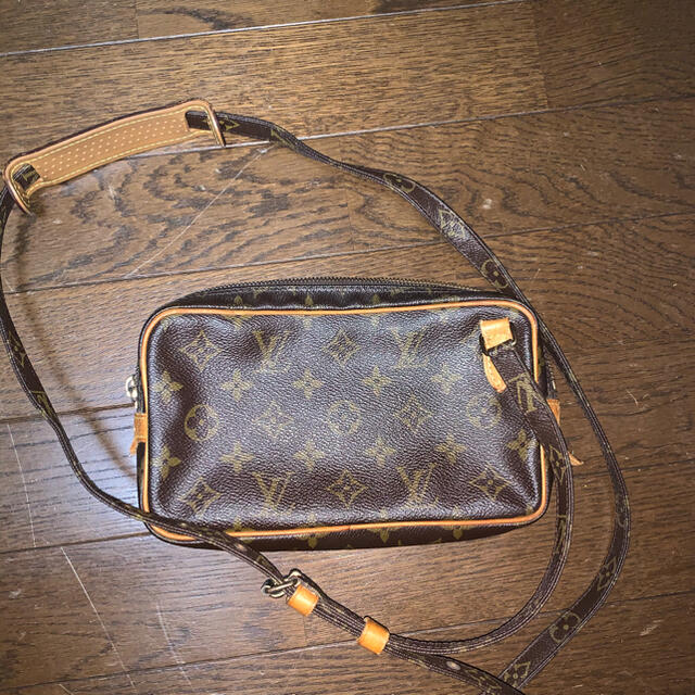 LOUIS VUITTON ショルダーバック