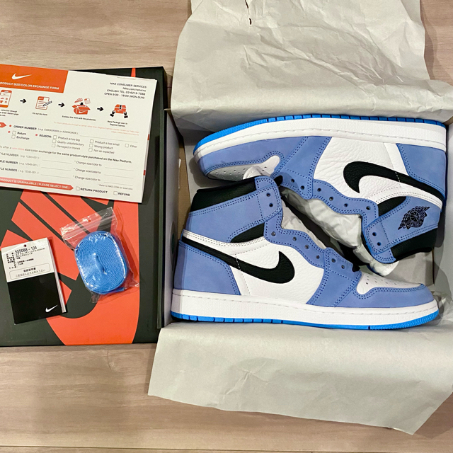 NIKE(ナイキ)のNIKE AIR JORDAN 1 HIGH UNIVERSITY BLUE メンズの靴/シューズ(スニーカー)の商品写真