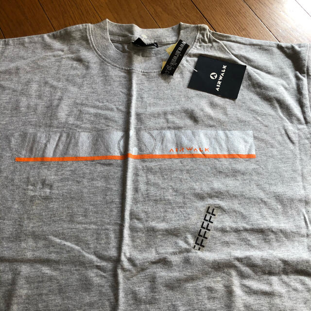 AIRWALK(エアウォーク)のAir WALK エアウォーク　XL半袖Tシャツ　グレーxシルバー2面プリント メンズのトップス(Tシャツ/カットソー(半袖/袖なし))の商品写真