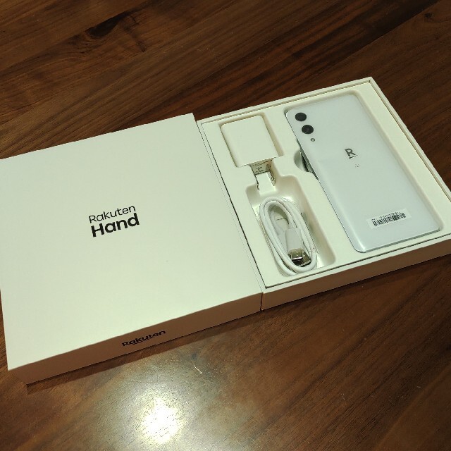 Rakuten(ラクテン)の【新品】楽天hand rakuten hand 楽天ハンド　白　ホワイト　本体 スマホ/家電/カメラのスマートフォン/携帯電話(スマートフォン本体)の商品写真