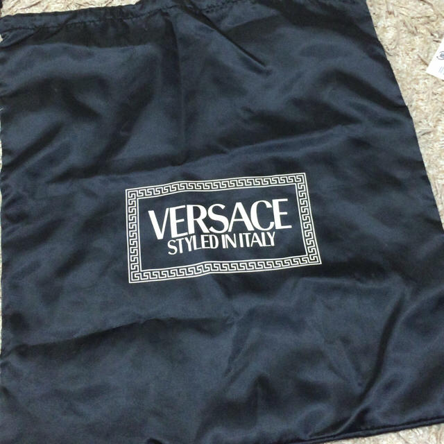 VERSACE(ヴェルサーチ)のVERSACE ヴェルサーチ 巾着袋 レディースのファッション小物(ポーチ)の商品写真
