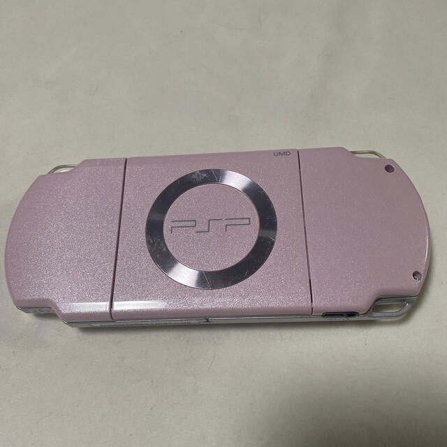 PlayStation Portable(プレイステーションポータブル)のPSP 本体　ピンク エンタメ/ホビーのゲームソフト/ゲーム機本体(携帯用ゲーム機本体)の商品写真