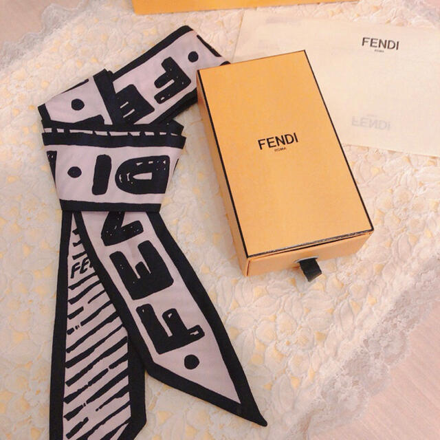 フェンディ  FENDI ラッピー ピンクファッション小物