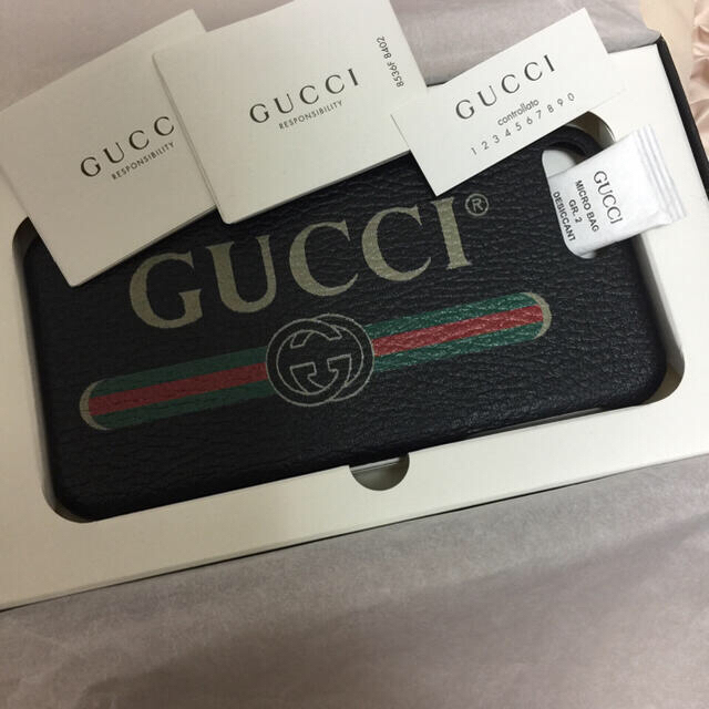 Gucci(グッチ)のGUCCI スマホケース iPhoneケースiPhoneカバーヴィーンテージロゴ スマホ/家電/カメラのスマホアクセサリー(モバイルケース/カバー)の商品写真