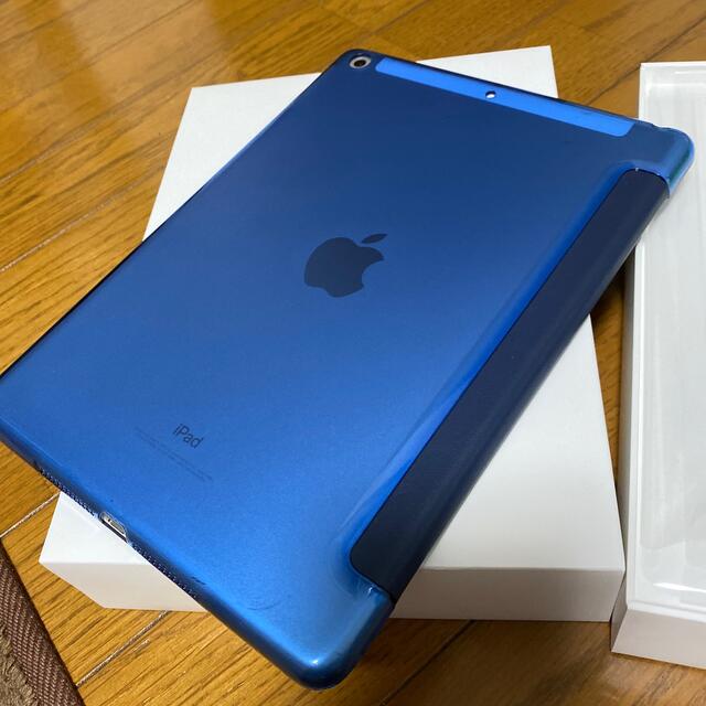 Apple(アップル)の【おまけ付き】iPad6 セルラー版 SIMフリー スマホ/家電/カメラのPC/タブレット(タブレット)の商品写真