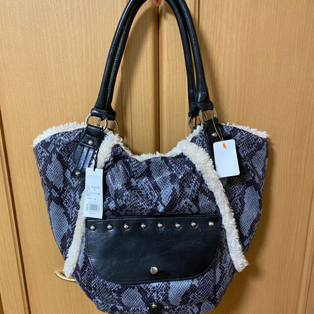 Kansai Yamamoto(カンサイヤマモト)のKANSAI フワモコバッグ レディースのバッグ(ショルダーバッグ)の商品写真