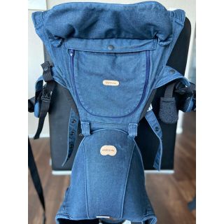 ベビービョルン(BABYBJORN)のベビーアンドミー　抱っこ紐　ヒップシート(抱っこひも/おんぶひも)