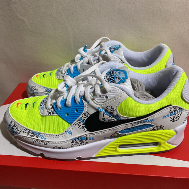 NIKE(ナイキ)のNIKE AIR MAX 90 SE WORLD.WIDE 24.5cm 新品 レディースの靴/シューズ(スニーカー)の商品写真