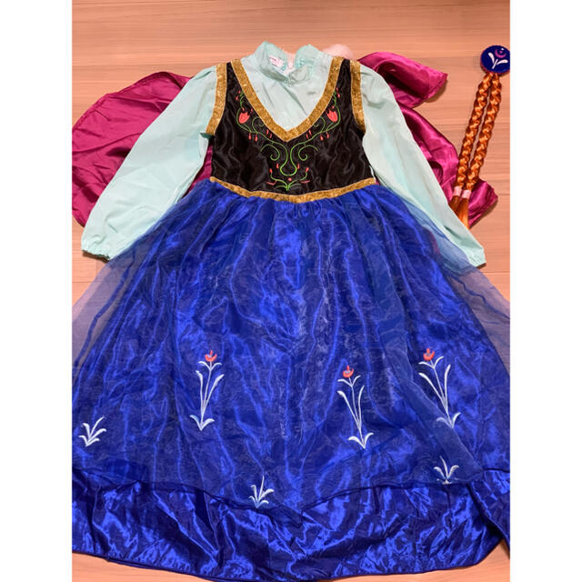 Disney(ディズニー)の美品！アナと雪の女王 アナのドレス ヘア飾り付きセット140cm キッズ/ベビー/マタニティのキッズ服女の子用(90cm~)(ワンピース)の商品写真
