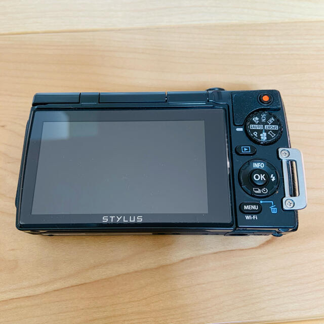 OLYMPUS(オリンパス)のOLYMPUS オリンパス TG-870 グリーン スマホ/家電/カメラのカメラ(コンパクトデジタルカメラ)の商品写真