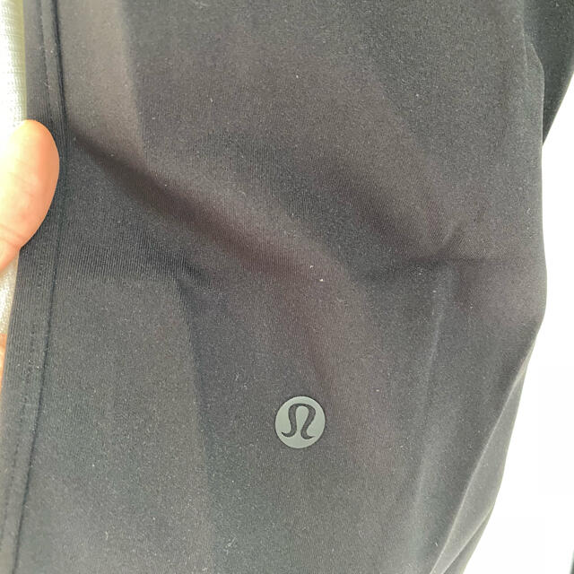 lululemon(ルルレモン)の美品！lululemon ルルレモン On The Fly Pants サイズ4 スポーツ/アウトドアのトレーニング/エクササイズ(ヨガ)の商品写真