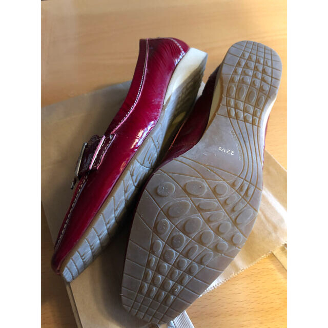 BARCLAY(バークレー)のバークレー　BARCLAY フラットシューズ　赤　革　ベルト　22.5cm  レディースの靴/シューズ(ローファー/革靴)の商品写真