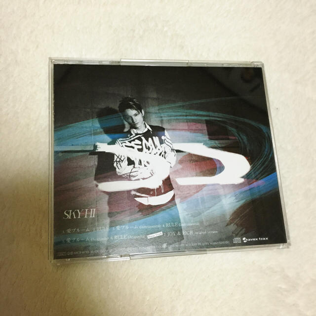 AAA(トリプルエー)のSKY-HI 愛ブルーム エンタメ/ホビーのCD(ヒップホップ/ラップ)の商品写真