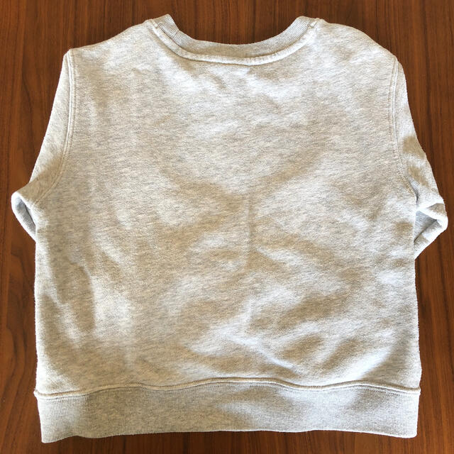 UNIQLO(ユニクロ)のユニクロ トレーナー グレー 100cm キッズ/ベビー/マタニティのキッズ服女の子用(90cm~)(Tシャツ/カットソー)の商品写真