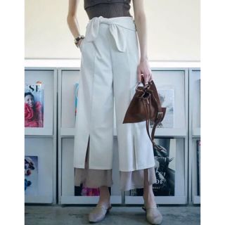 アメリヴィンテージ(Ameri VINTAGE)のアメリビンテージ  HEM LAYERED FLARE PANTS(カジュアルパンツ)