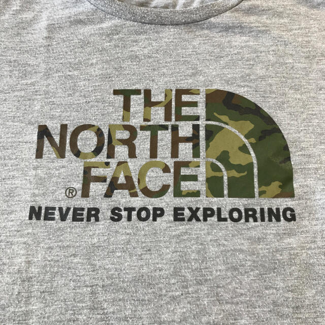 THE NORTH FACE(ザノースフェイス)のyu様専用♪ノースフェイス グレーTシャツ 迷彩柄 150cm キッズ/ベビー/マタニティのキッズ服男の子用(90cm~)(Tシャツ/カットソー)の商品写真