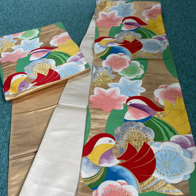 可愛い水鳥の袋帯のハギレ ポップな色合い 長めです。の通販 by ルビーshop|ラクマ 浴衣生地 長めハギレ