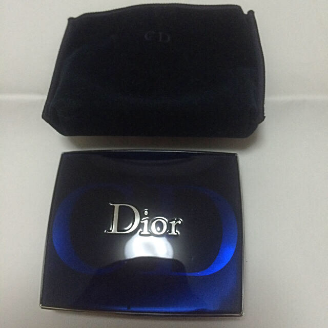 Dior(ディオール)の【なおこ様専用】【新品未使用】Dior アイシャドウ コスメ/美容のコスメ/美容 その他(その他)の商品写真