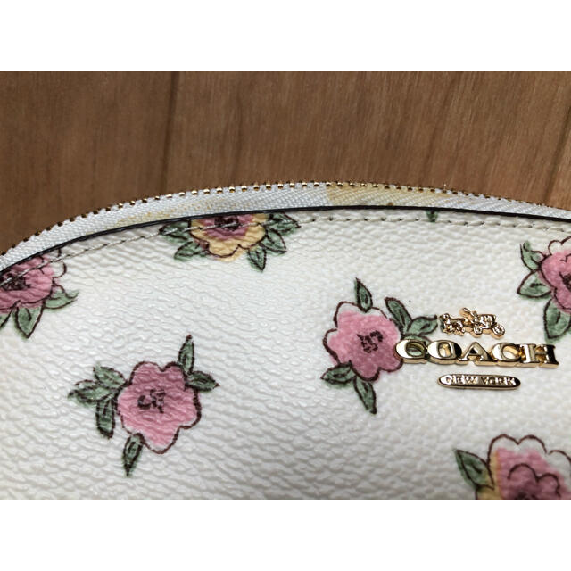 COACH(コーチ)のCOACH 【コーチ　花柄ポーチ　美品】 レディースのファッション小物(ポーチ)の商品写真